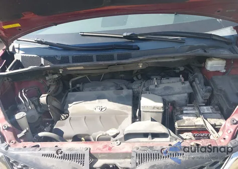 2013 Toyota Sienna Se 8 Passenger z USA, uszkodzony, nr VIN 5TDXK3DC1DS310515